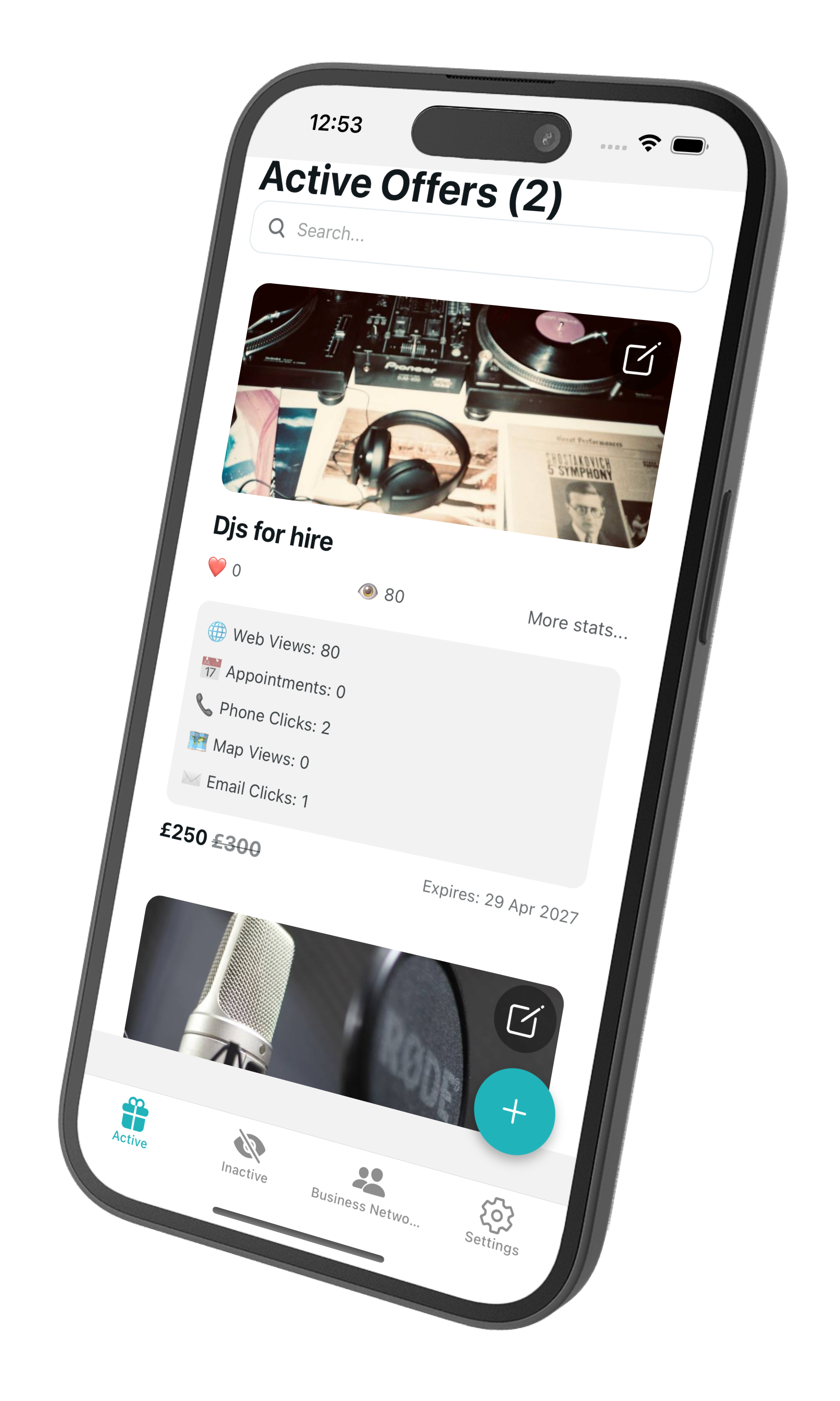 Small business owner using the MoLEADs app
